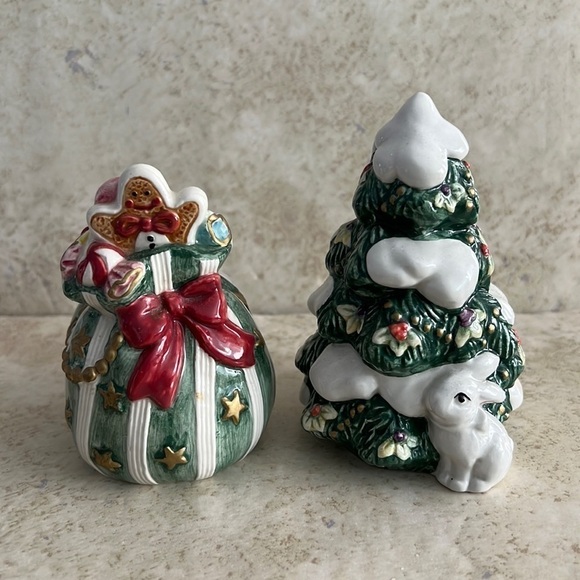 Fitz and Floyd Salt or Pepper Shaker Sugar Plum Snowy Woods - Picture 1 of 9